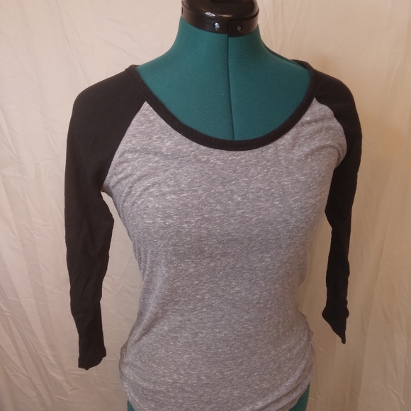 Gray & Black Babydoll Baseball Tee Women's Medium | No Boundaries - Picture 2 of 4